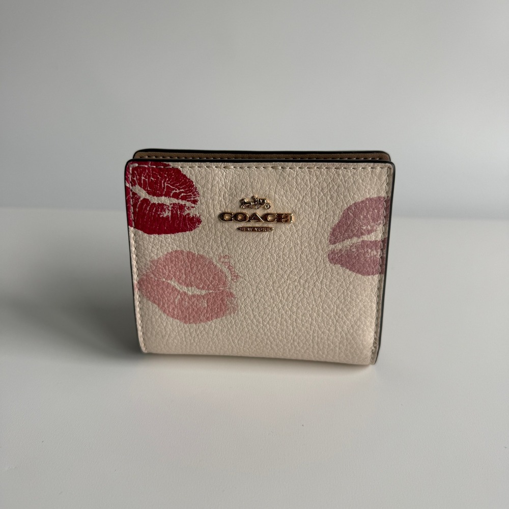 Coach Snap Bifold Wallet Lips Print Chalk Multi Leather CZ951